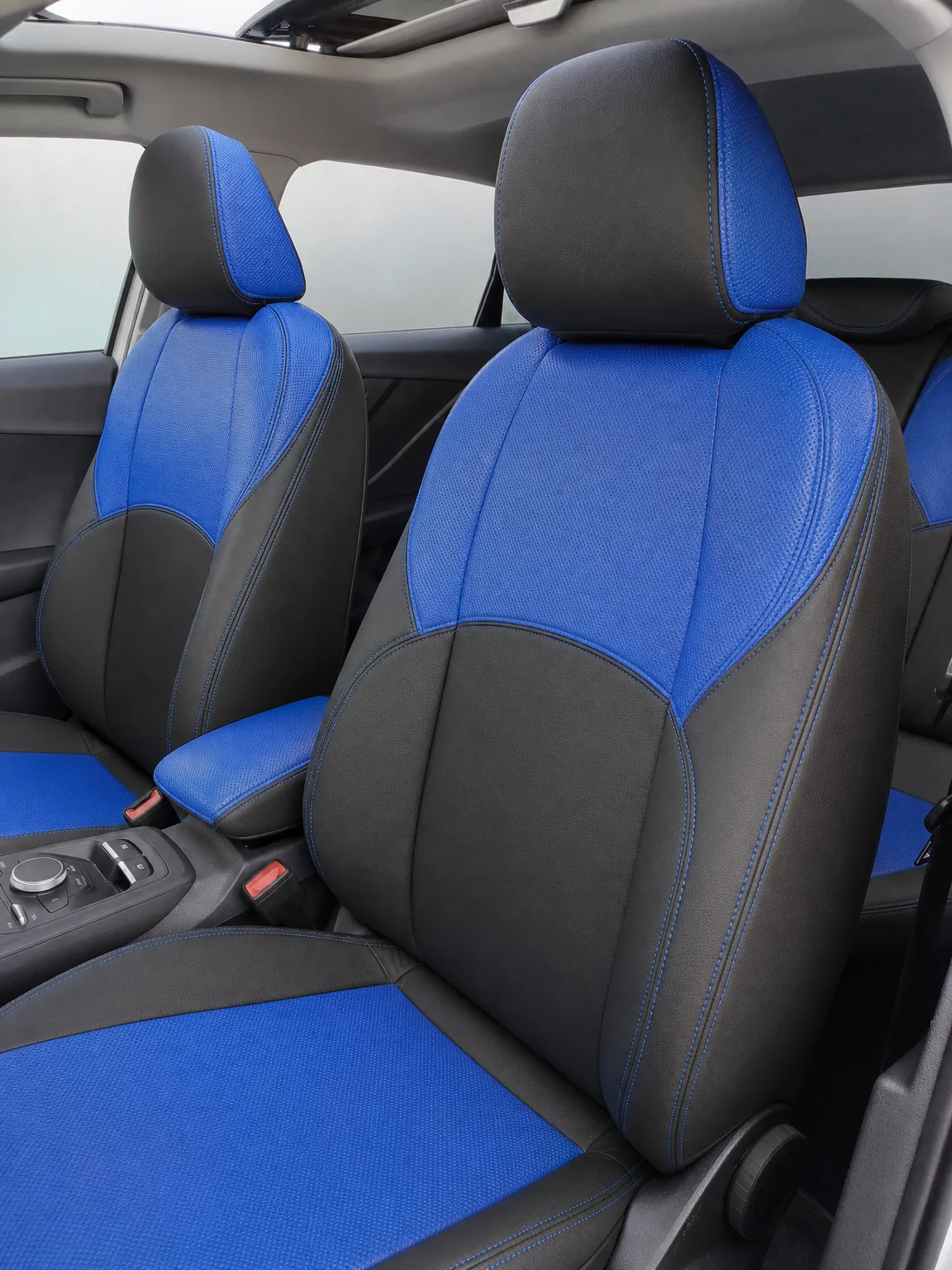 Audi Q2 koltuk kılıfı, siyah-mavi kumaş, ön koltuklar (2016+)