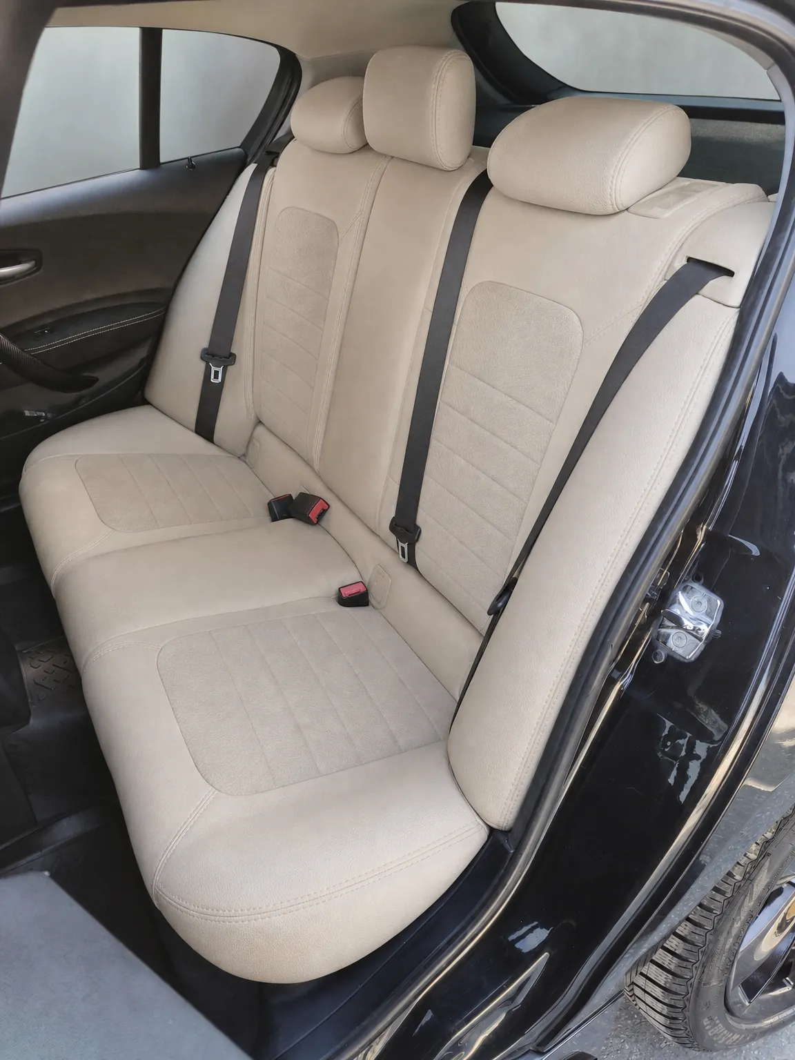 BMW 1 Serisi koltuk kılıfı, krem-krem deri kumaş, arka koltuk (E87 2007-2011)