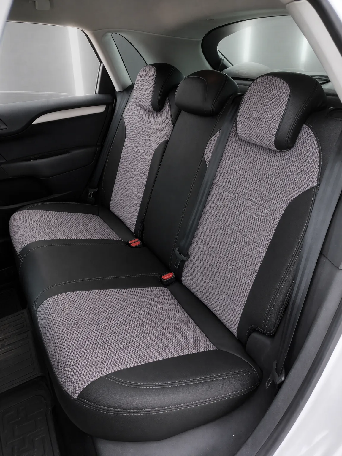 Citroën C4 koltuk kılıfı, siyah-gri desenli nubuk kumaş, arka koltuk (2012-2016)