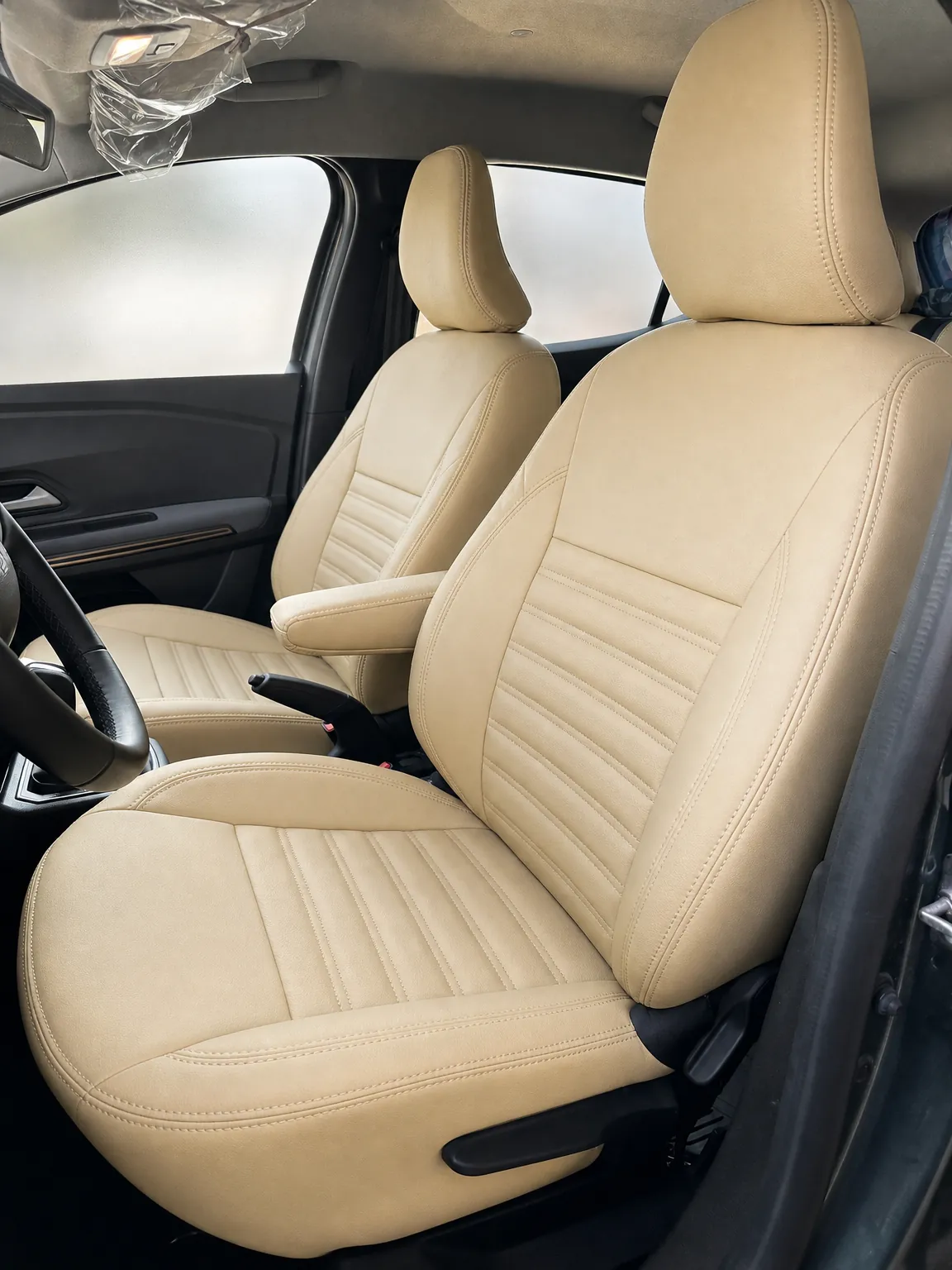 Dacia Sandero koltuk kılıfı, bej-bej Maldive deri kumaş, ön koltuklar (2020+)