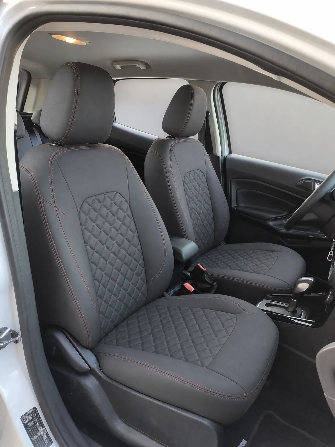 Ford EcoSport koltuk kılıfı, siyah-gri taytüyü kumaş, ön koltuklar (2017+)