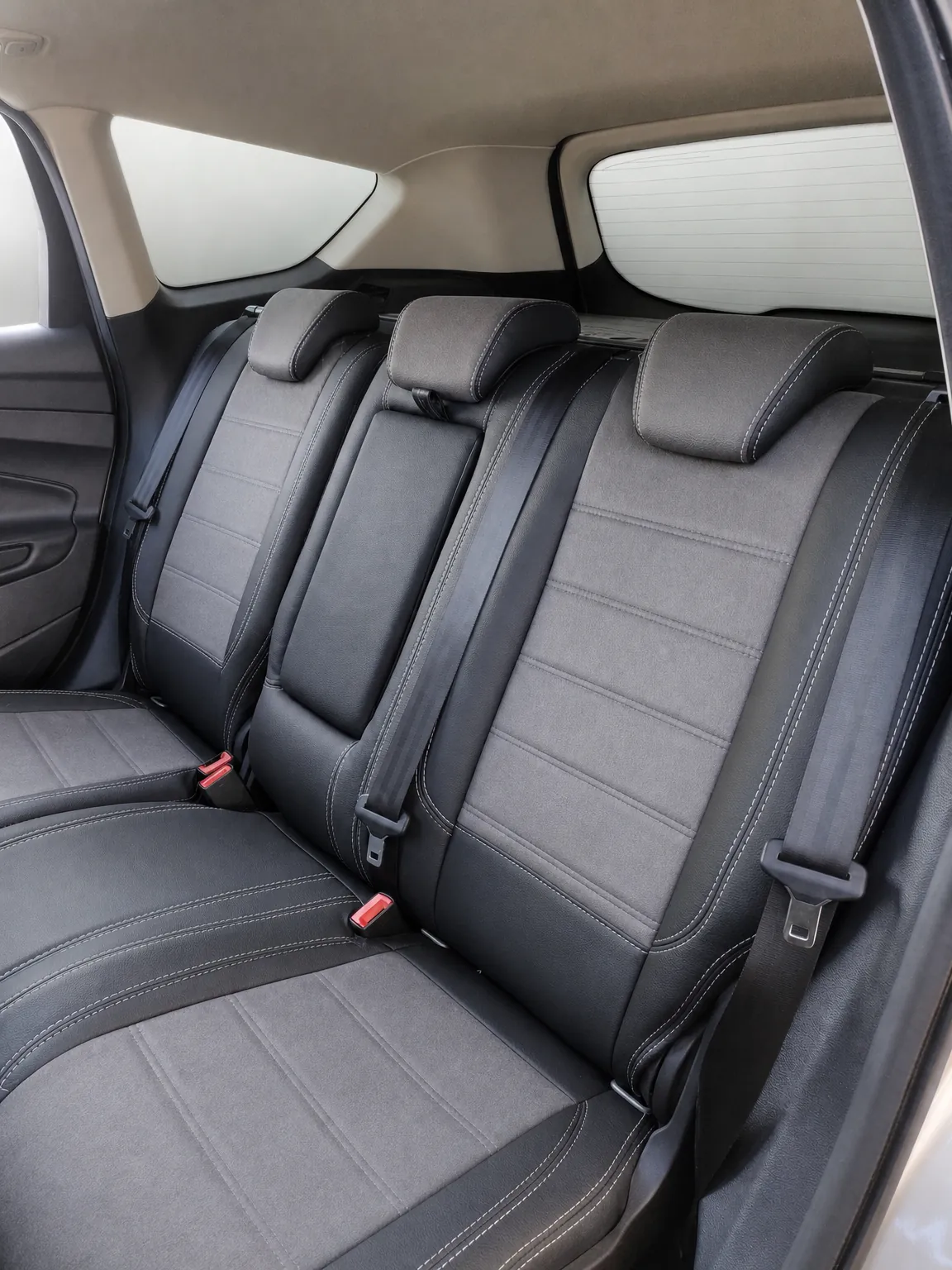 Ford Kuga koltuk kılıfı, siyah-gri taytüyü kumaş, arka koltuk (2016-2019)