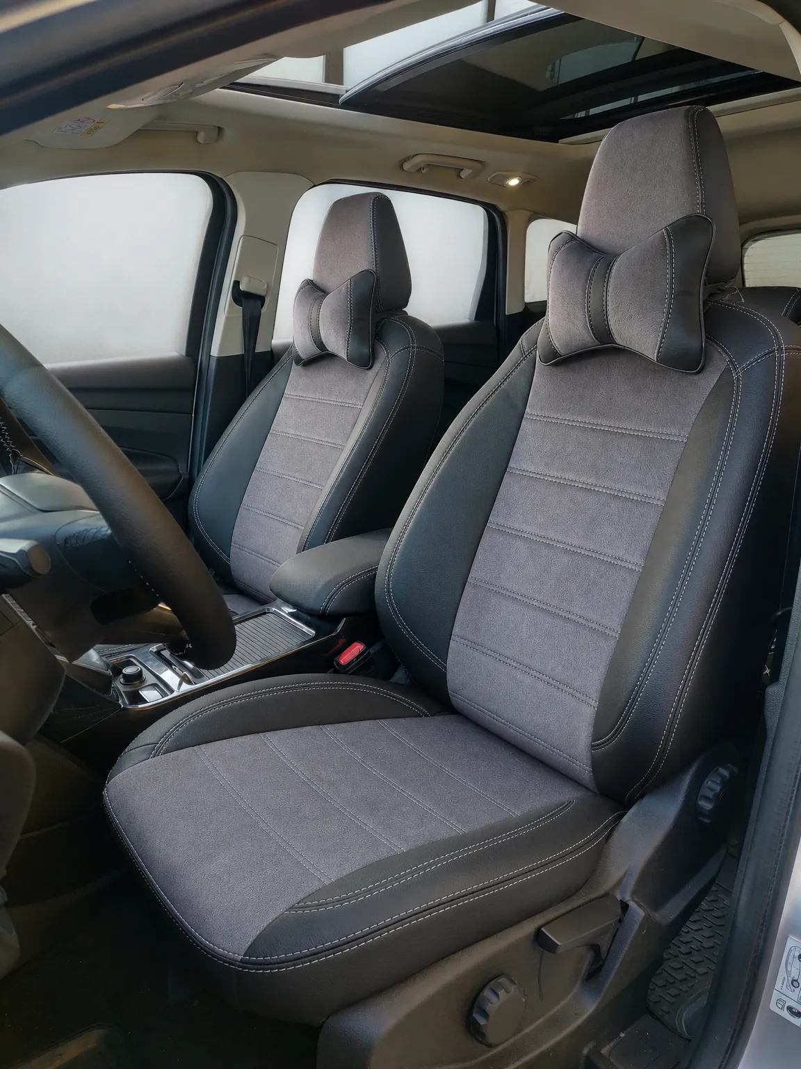 Ford Kuga koltuk kılıfı, siyah-gri taytüyü kumaş, ön koltuklar (2016-2019)