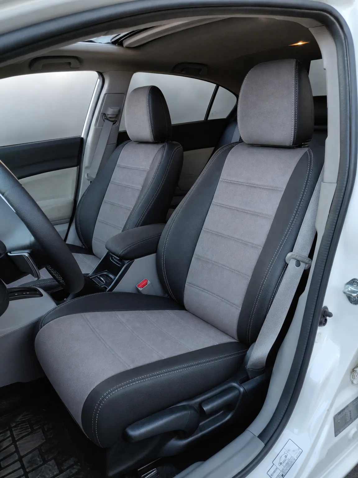 Honda Civic koltuk kılıfı, siyah-gri taytüyü kumaş, ön koltuklar (Sedan 2011-2015)