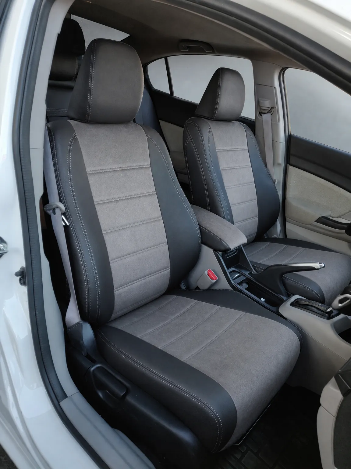Honda Civic koltuk kılıfı, siyah-gri taytüyü kumaş, ön koltuklar (Sedan 2011-2015)