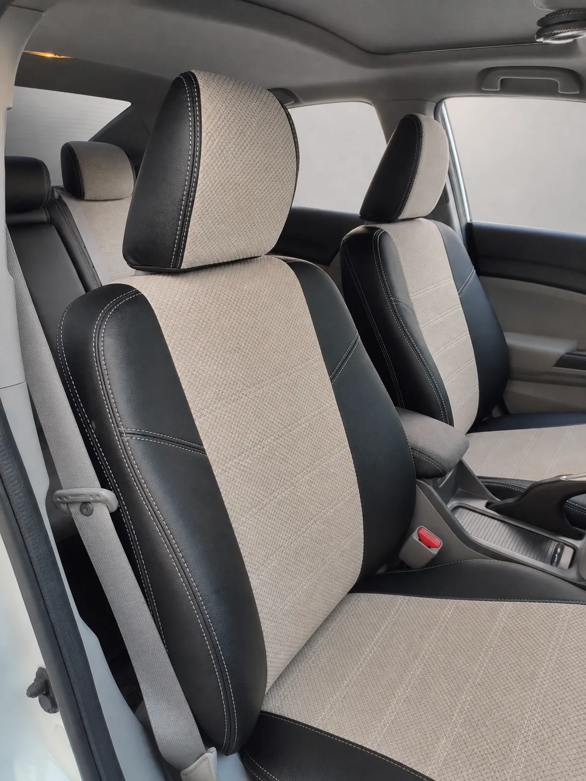 Honda Civic koltuk kılıfı, siyah-krem kumaş, ön koltuklar (2011-2015)