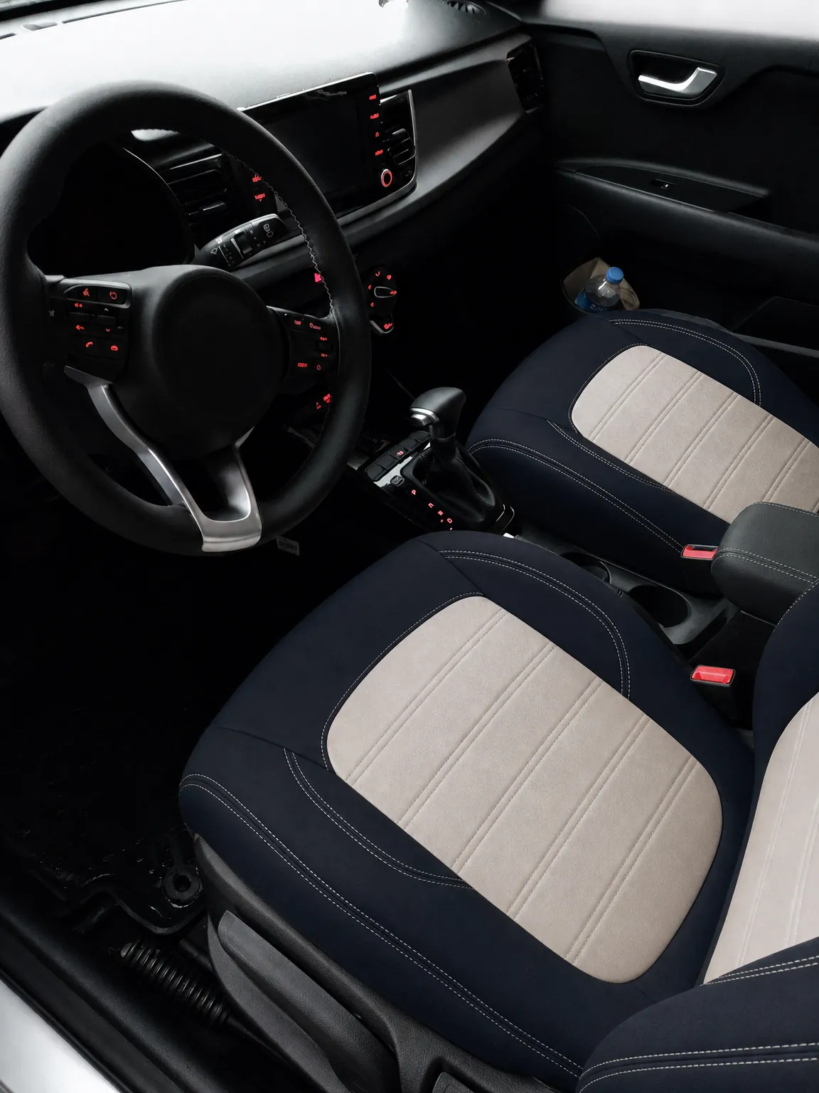 Kia Rio koltuk kılıfı, lacivert-açık gri kumaş, ön koltuklar (2017-2020)