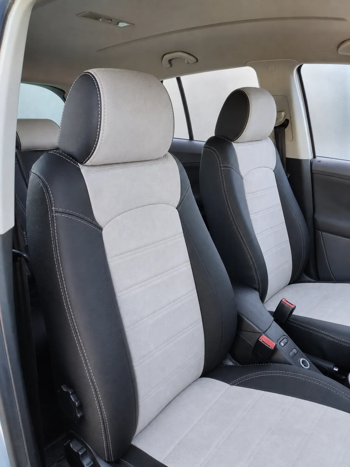 Seat Toledo koltuk kılıfı, siyah-açık gri taytüyü kumaş, ön koltuklar (2005+)