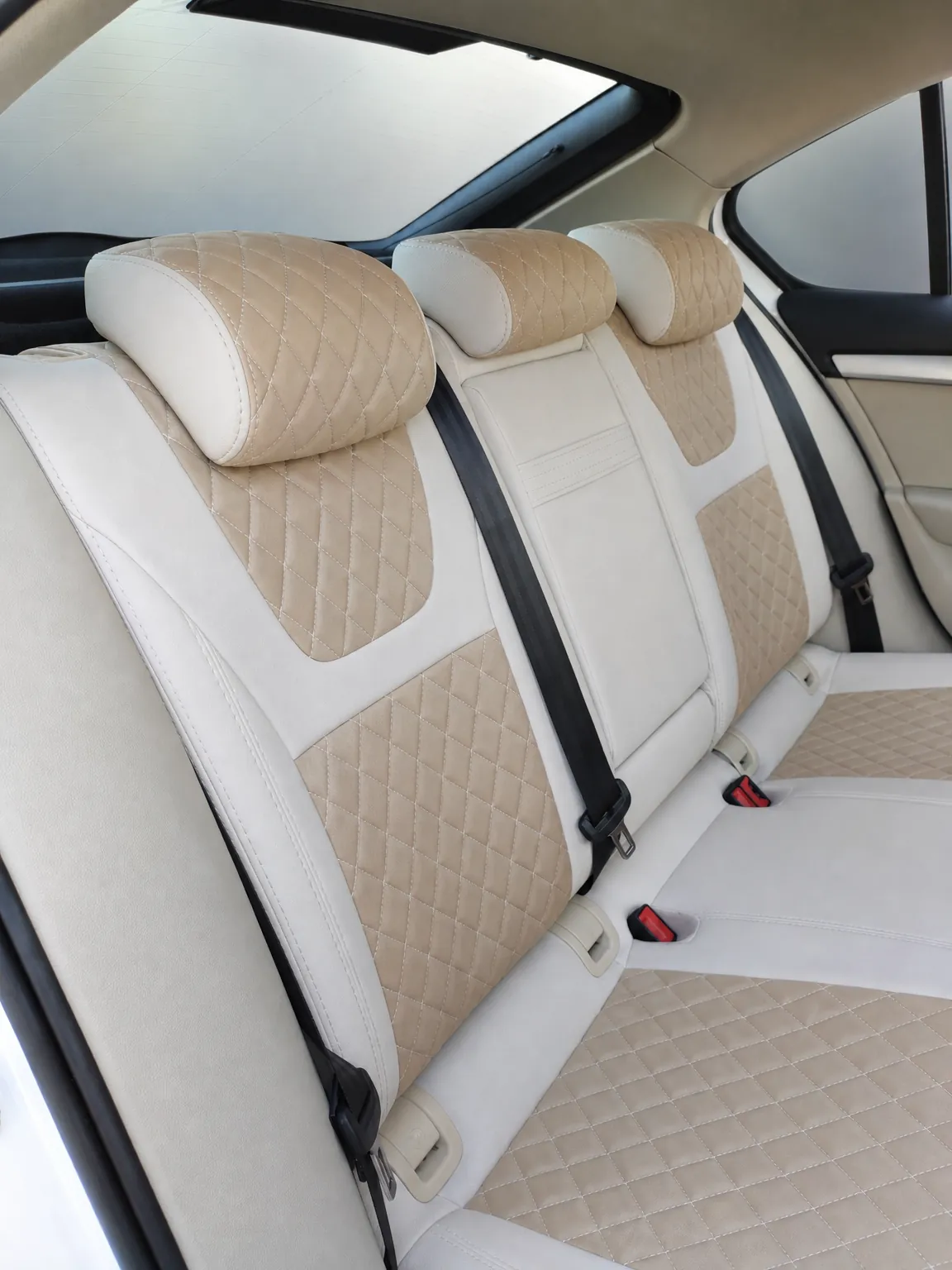 Skoda Octavia koltuk kılıfı, gri-bej kapitone kumaş, arka koltuk (2013-2019)