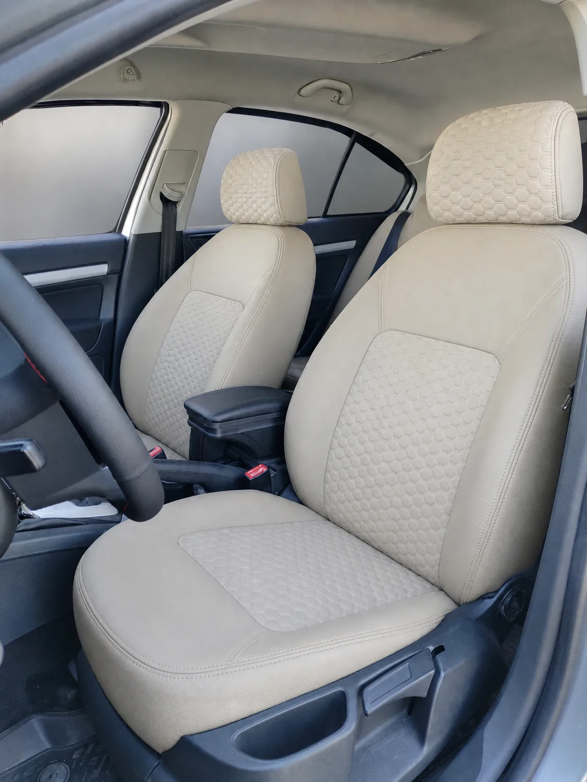 Skoda Octavia koltuk kılıfı, krem-krem kapitone kumaş, ön koltuklar (2004-2013)