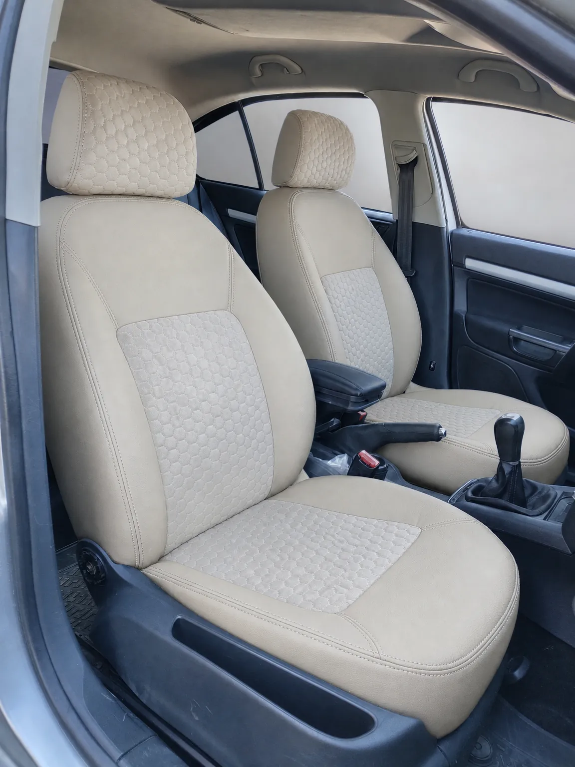 Skoda Octavia koltuk kılıfı, krem-krem kapitone kumaş, ön koltuklar (2004-2013)