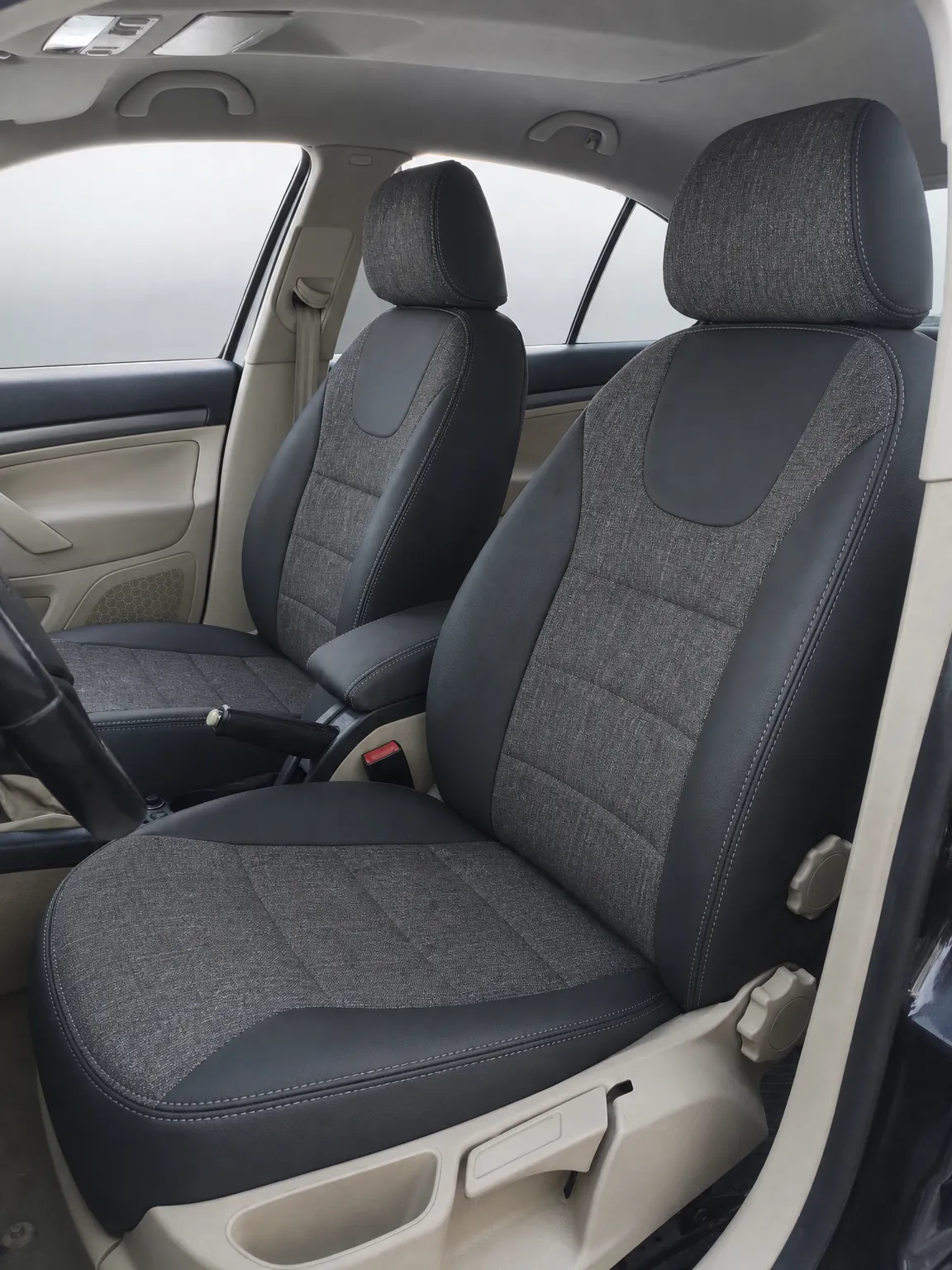 Skoda Octavia koltuk kılıfı, siyah-gri kumaş, ön koltuklar (2004-2013)