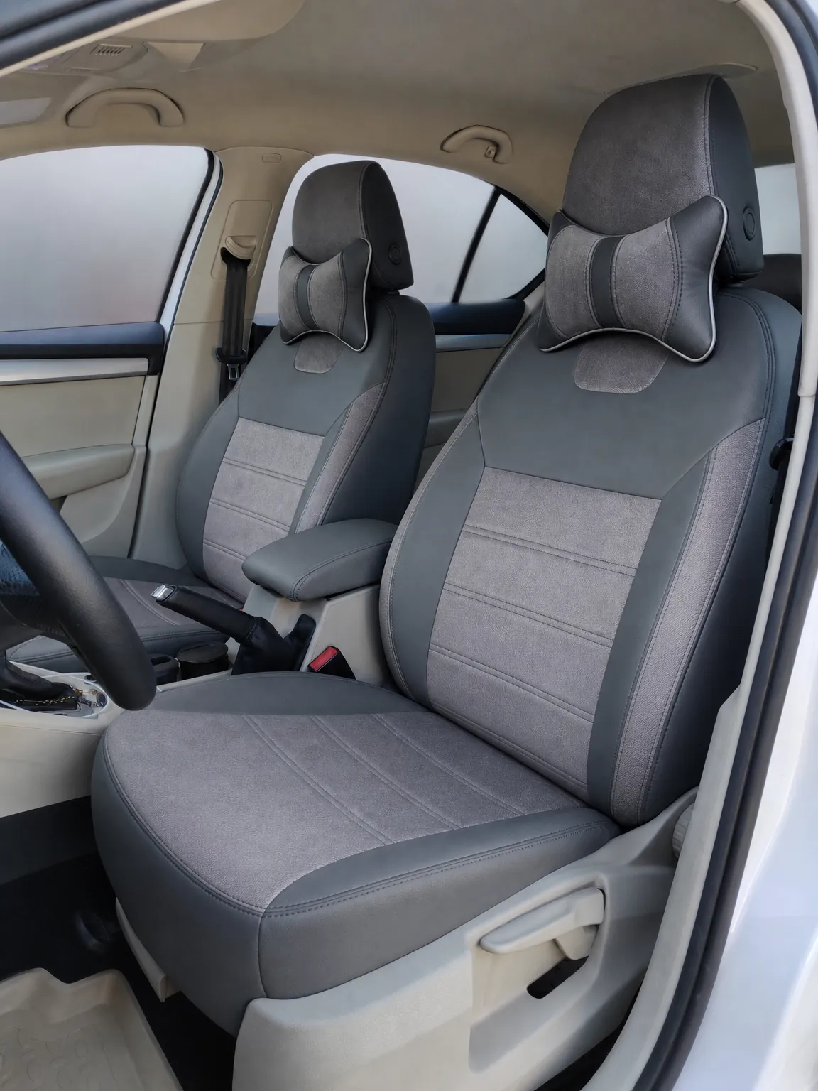 Skoda Octavia koltuk kılıfı, siyah-gri taytüyü kumaş, ön koltuklar (2013-2019)