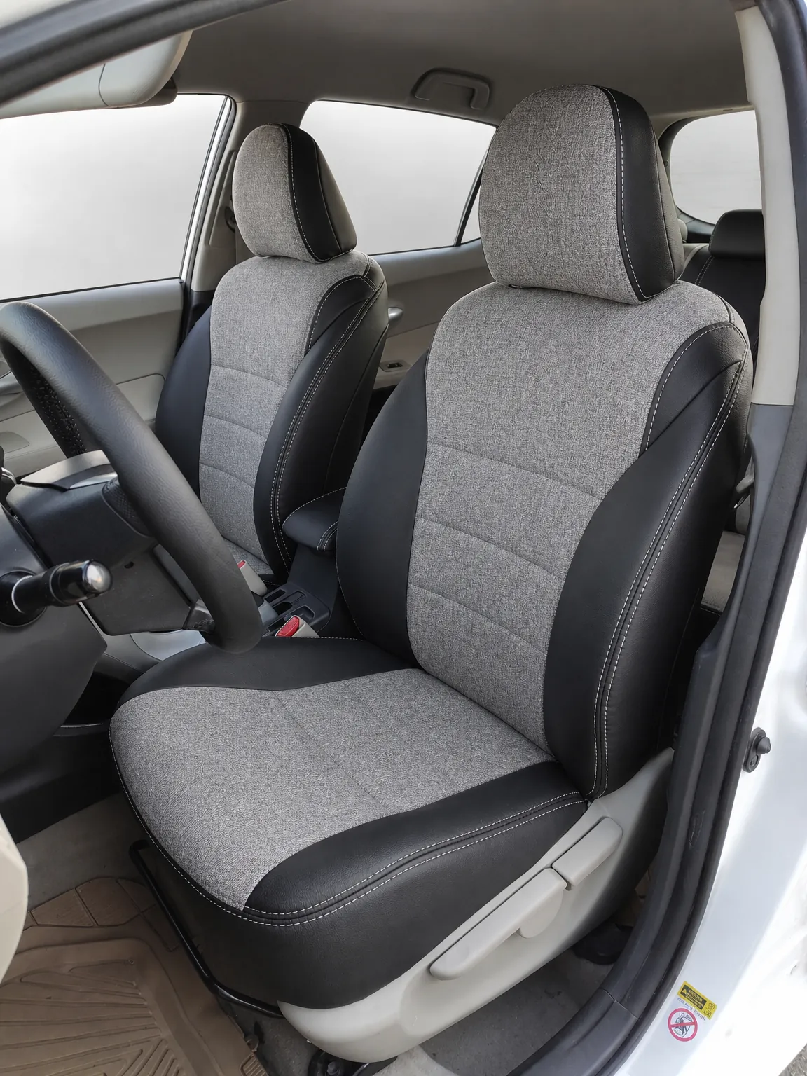 Toyota Auris koltuk kılıfı, siyah-gri keten kumaş, ön koltuklar (2007-2012)