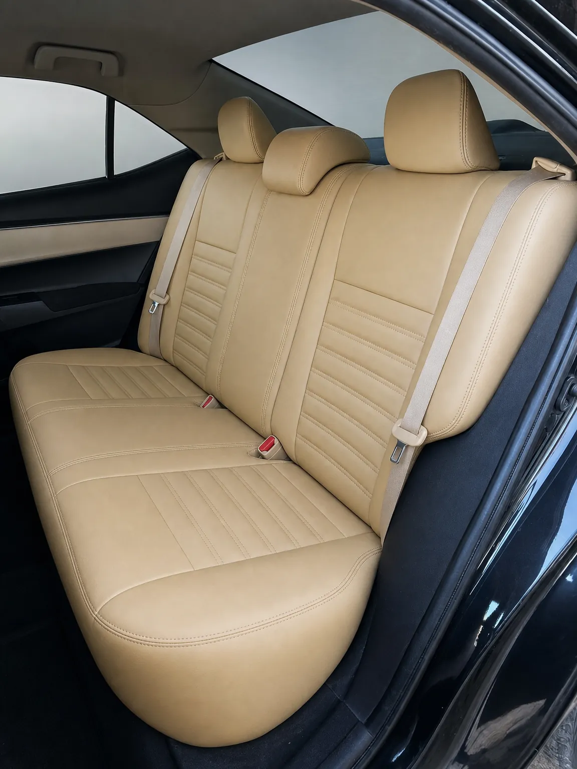 Toyota Corolla koltuk kılıfı, bej-bej Maldive deri kumaş, arka koltuk (2013-2018)