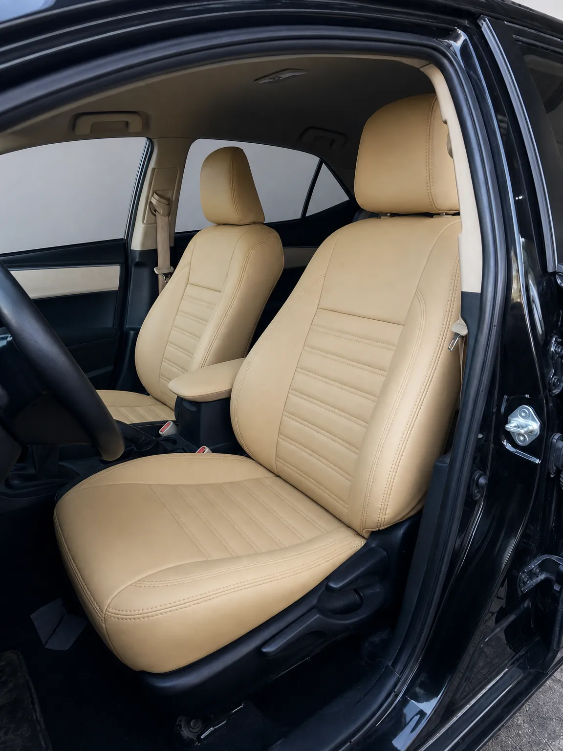 Toyota Corolla koltuk kılıfı, bej-bej Maldive deri kumaş, ön koltuklar (2013-2018)