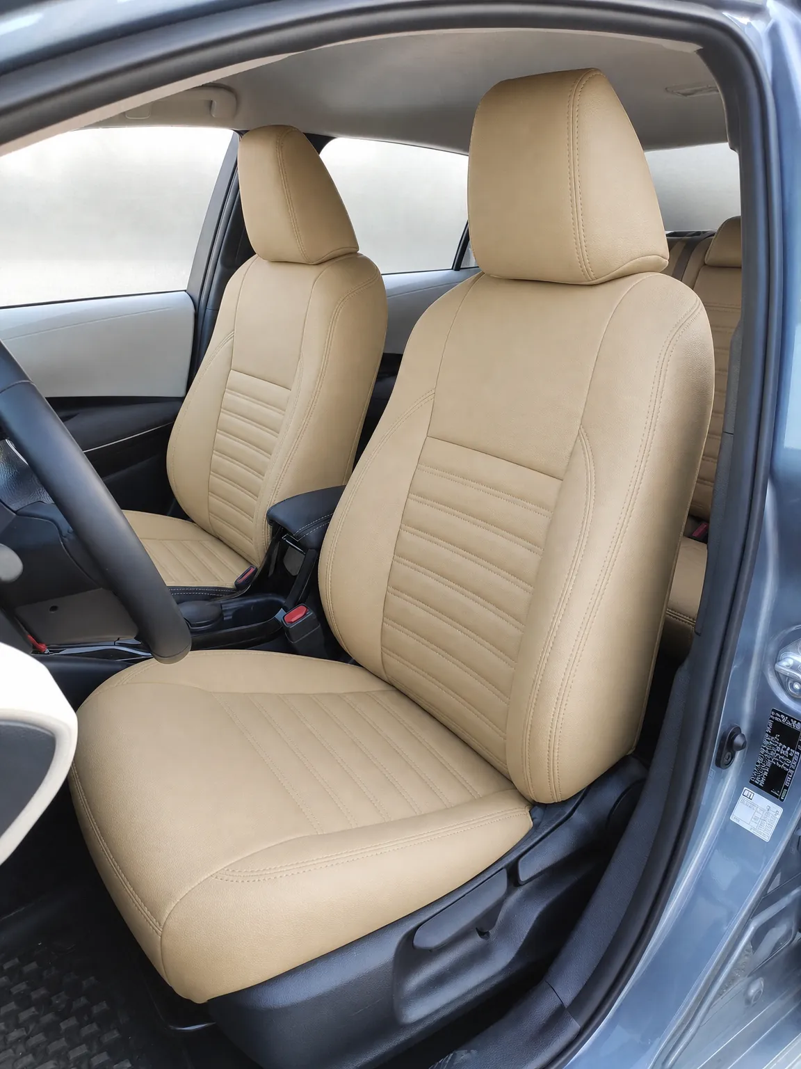 Toyota Corolla koltuk kılıfı, bej-bej Maldive deri kumaş, ön koltuklar (2018+)