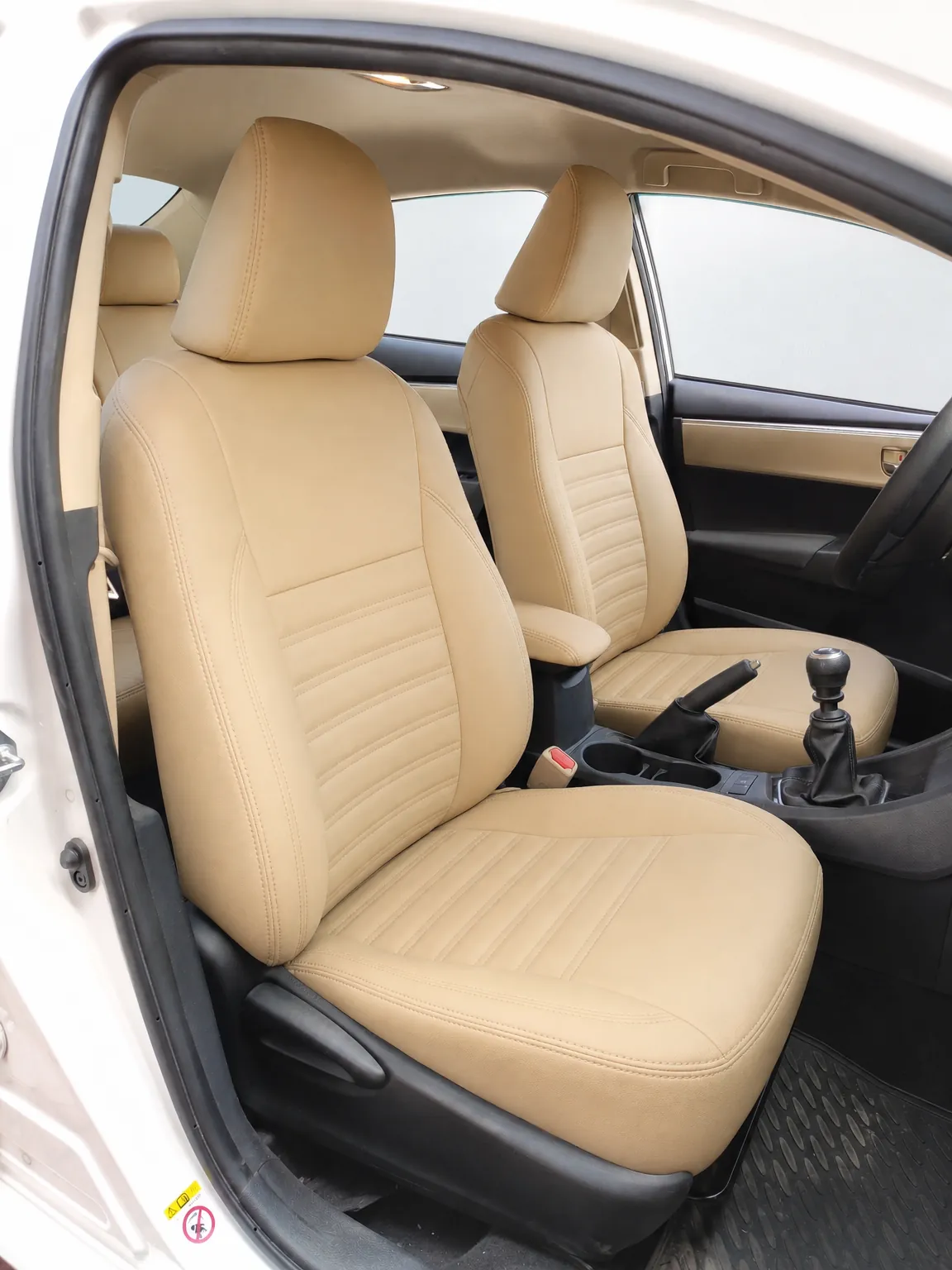 Toyota Corolla koltuk kılıfı, bej-bej Maldive deri kumaş, ön koltuklar (2013-2018)