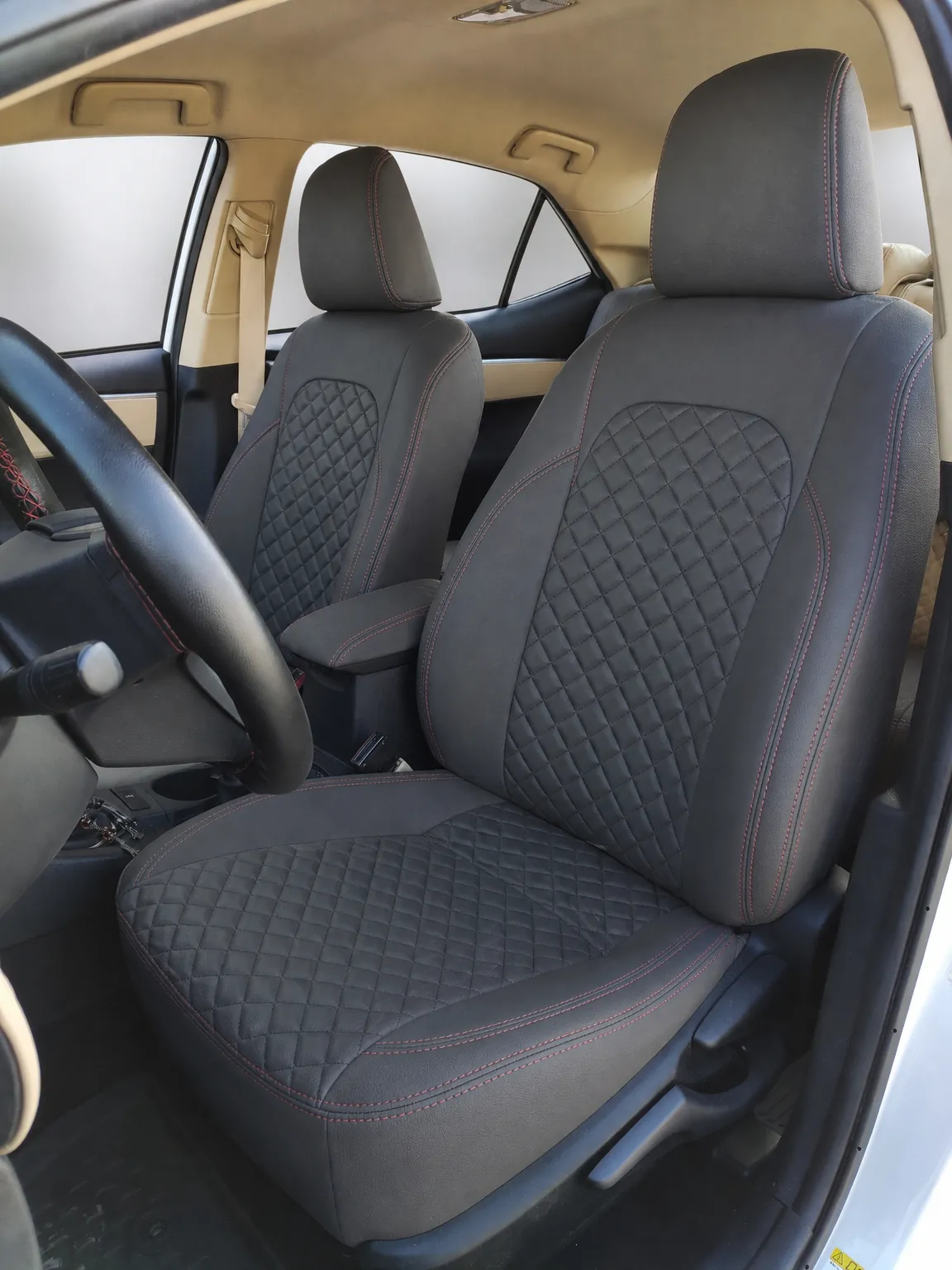 Toyota Corolla koltuk kılıfı, siyah-gri taytüyü kumaş, ön koltuklar (2013-2018)