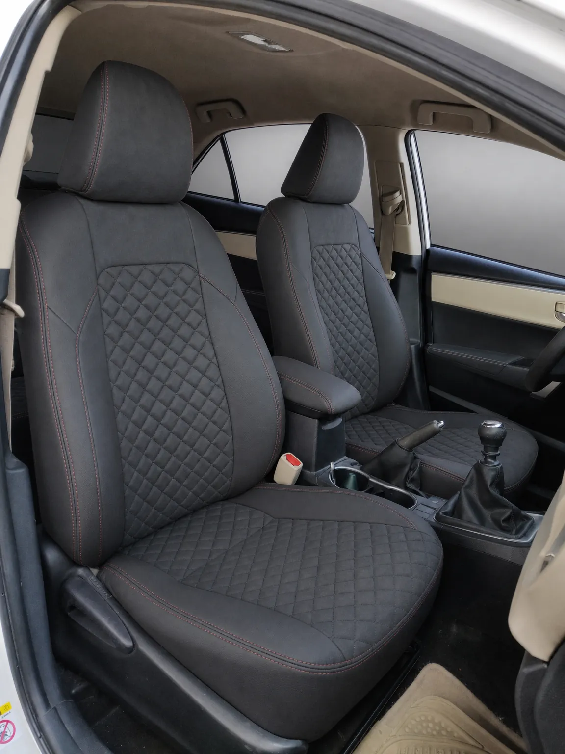 Toyota Corolla koltuk kılıfı, siyah-gri taytüyü kumaş, ön koltuklar (2013-2018)