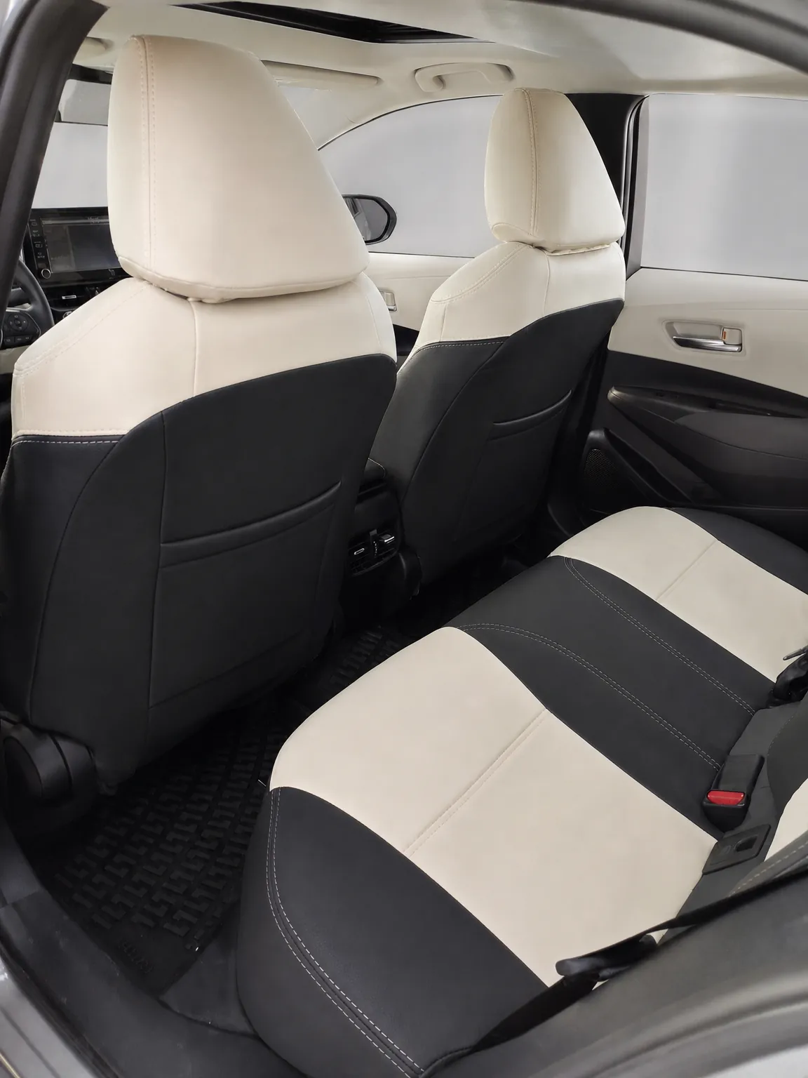 Toyota Corolla koltuk kılıfı, siyah-krem kumaş, ön koltuklar (2018+)
