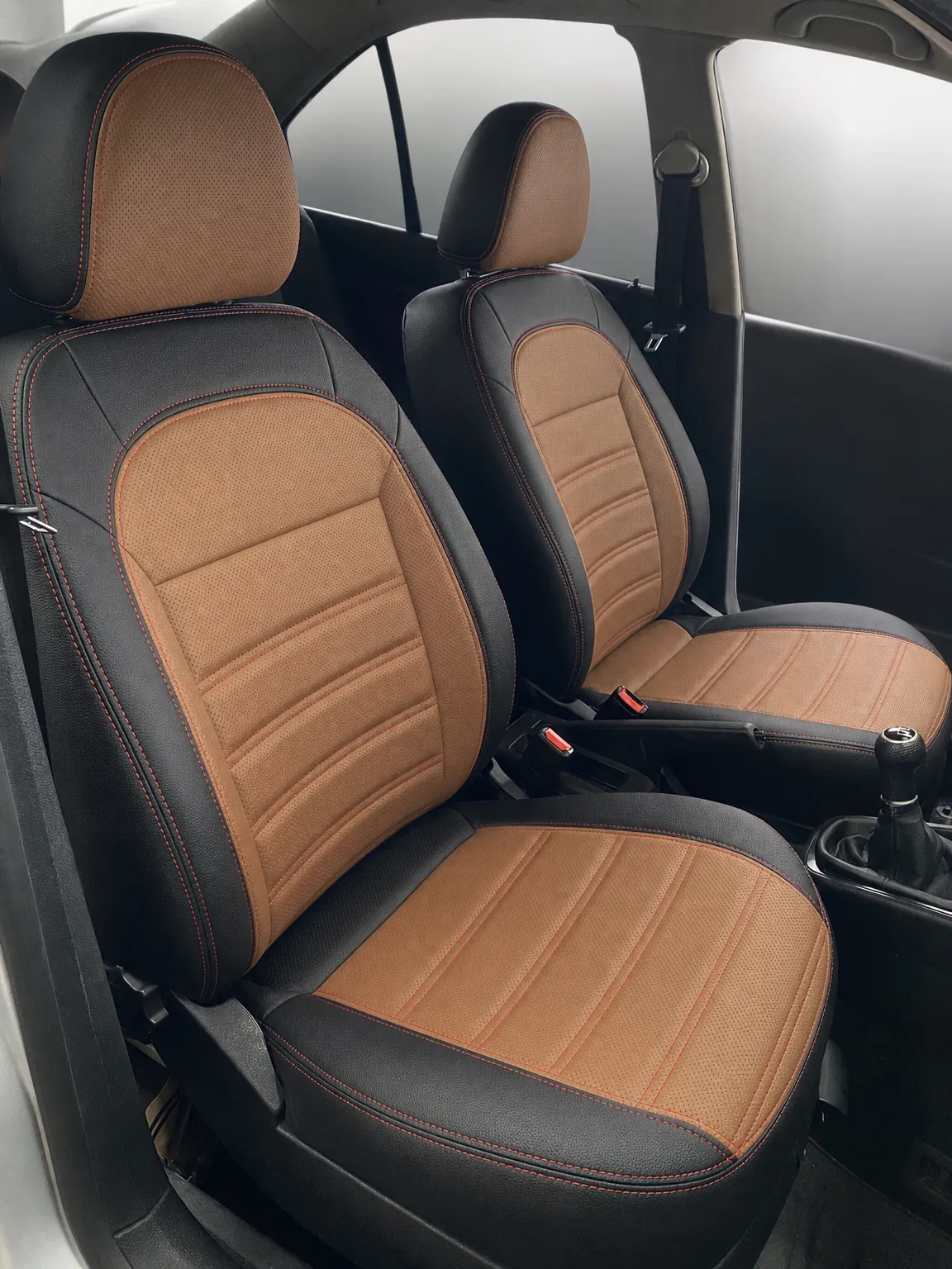 Volkswagen Bora koltuk kılıfı, siyah-taba delikli deri kumaş, ön koltuklar