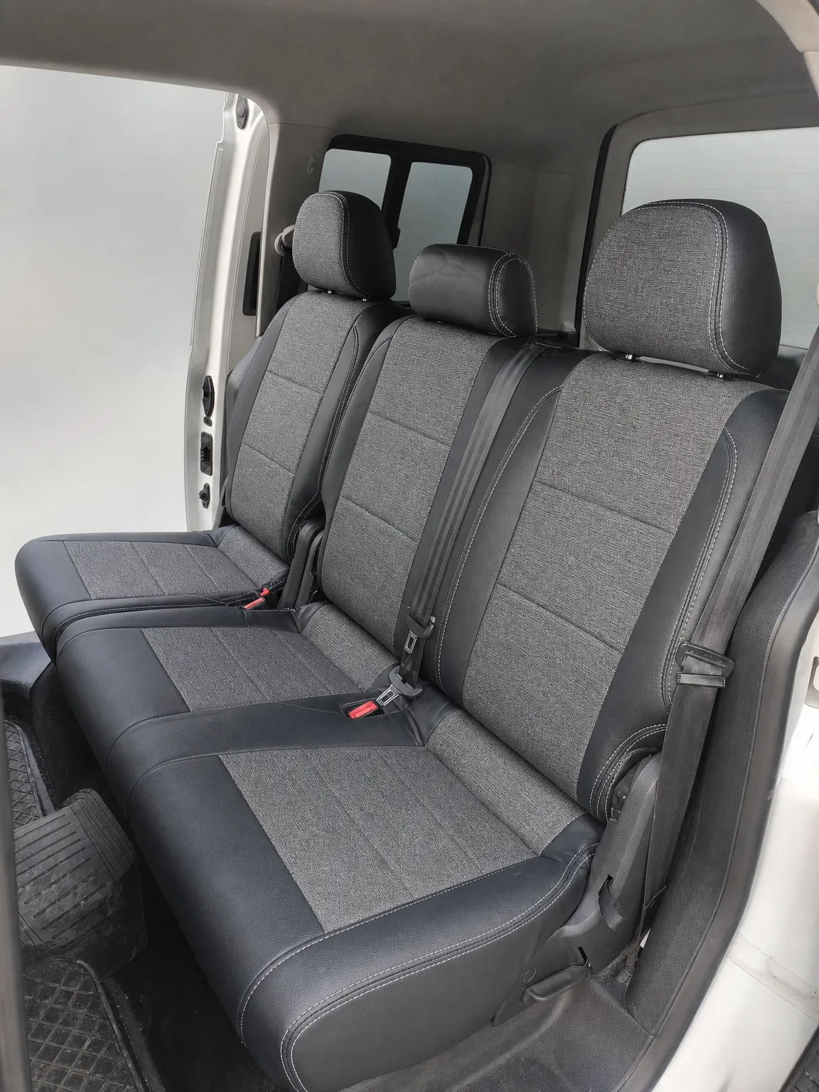 Volkswagen Caddy koltuk kılıfı, gri-açık gri keten kumaş, arka koltuk (2015+)