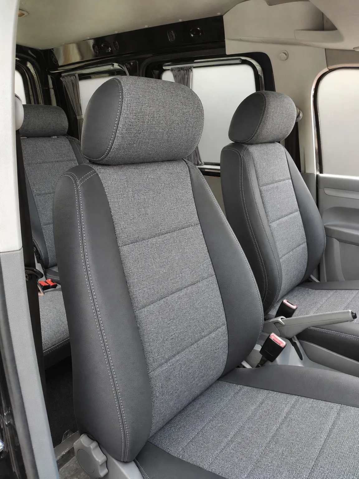 Volkswagen Caddy koltuk kılıfı, gri-açık gri keten kumaş, ön koltuklar (2005-2010)