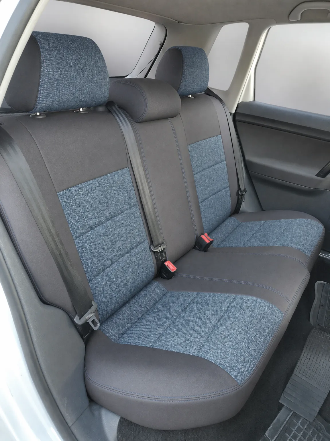 Volkswagen Polo koltuk kılıfı, siyah-gri keten kumaş, arka koltuk (2002-2009)