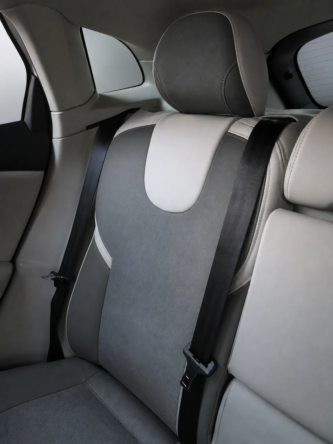 Volvo V40 koltuk kılıfı, siyah-gri taytüyü kumaş, kumaş ve dikiş detayı