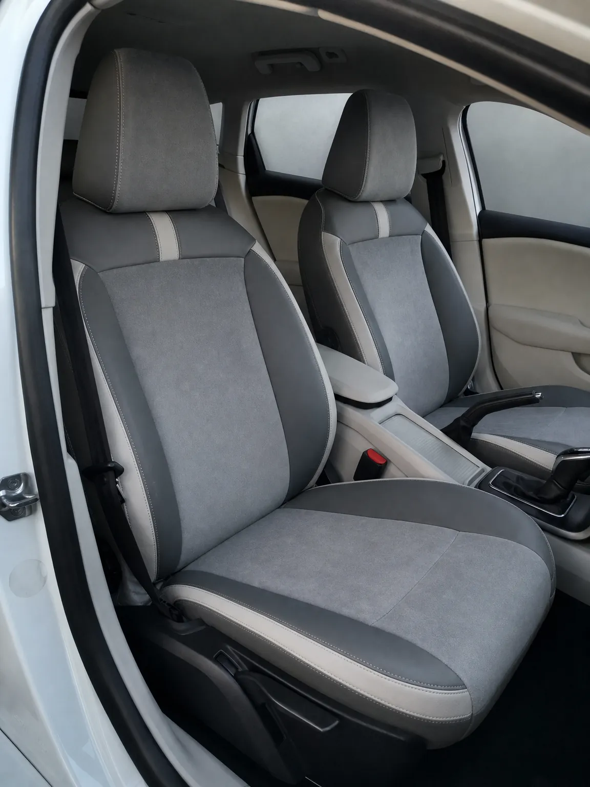 Volvo V40 koltuk kılıfı, siyah-gri taytüyü kumaş, ön koltuklar